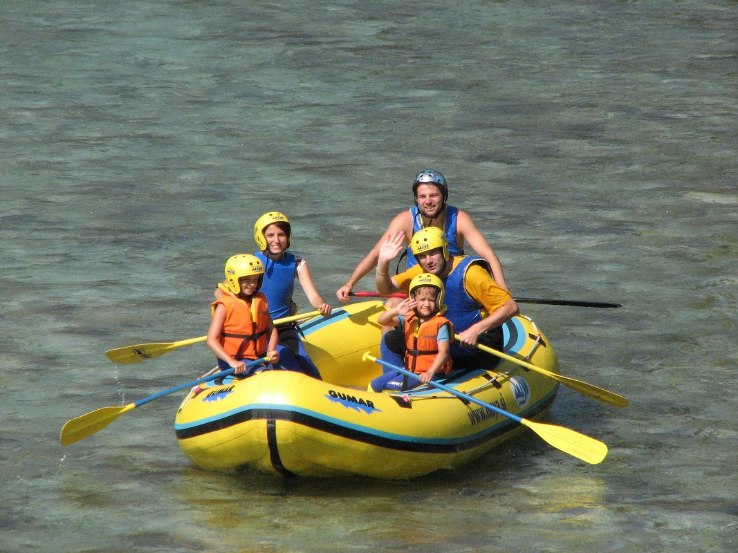 Maya Team - family on Soča.jpg