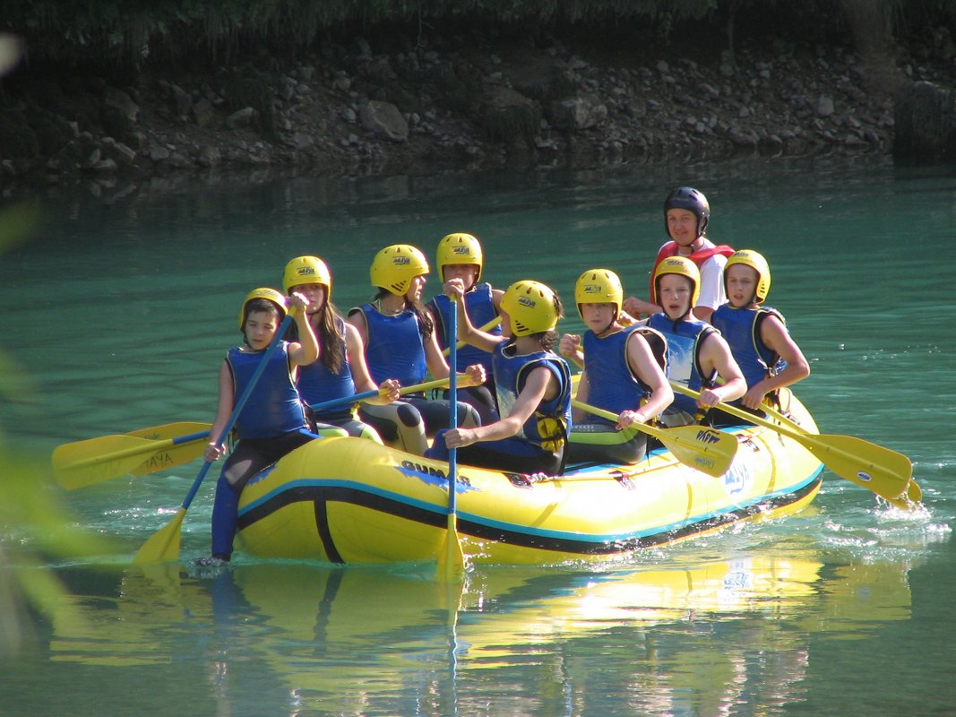 rafting-šole-kamno1-maya-team.jpg