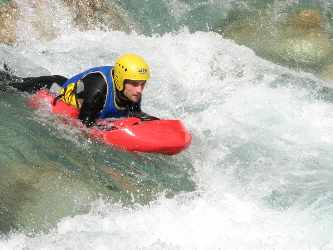 Raznašalec časopisov, Rafting vodnik, natakar in predavatelj (No.10)
