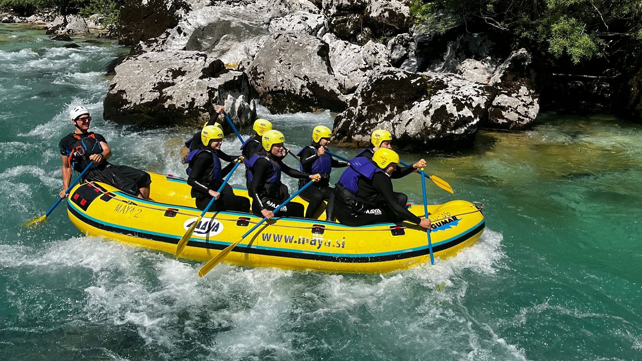 mountain paradise - maya team raft (2) mountain paradise - maya team raft (2)