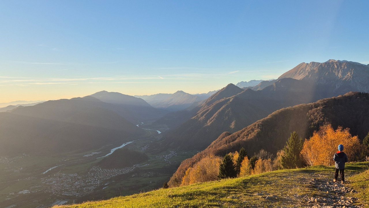 hiking maya team (4).jpg