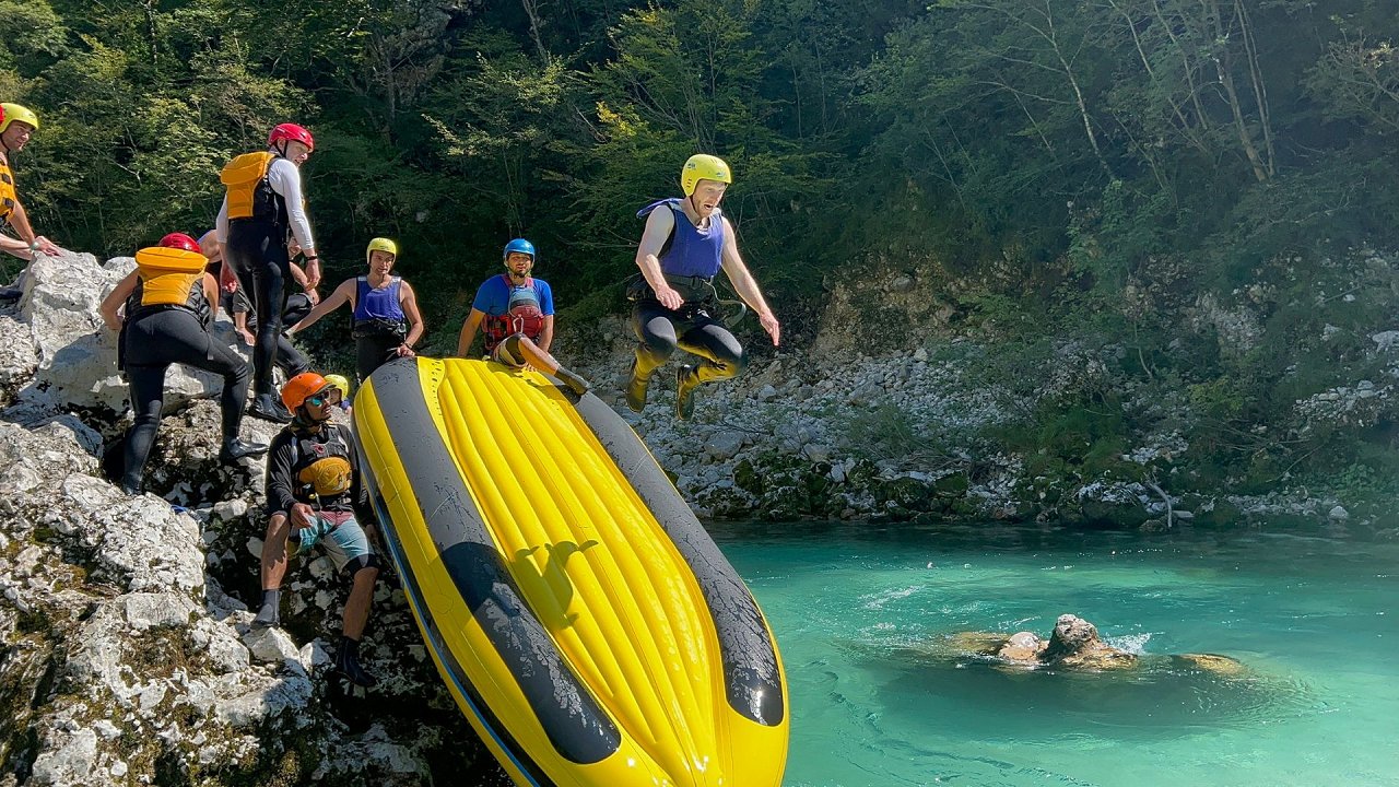 SHORT BREAK (2).jpg SHORT BREAK (2).jpg