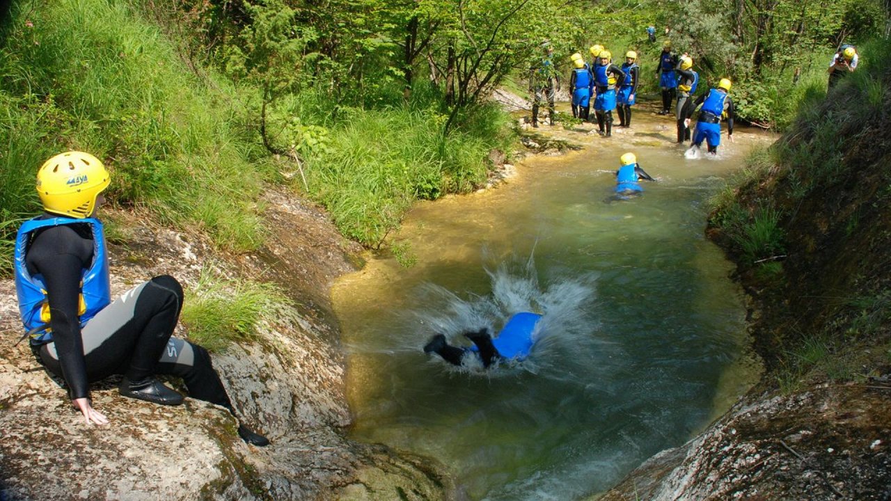 SHORT BREAK (4).jpg SHORT BREAK (4).jpg